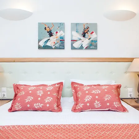 Aliter 3* Exo Katikies (Santorini)