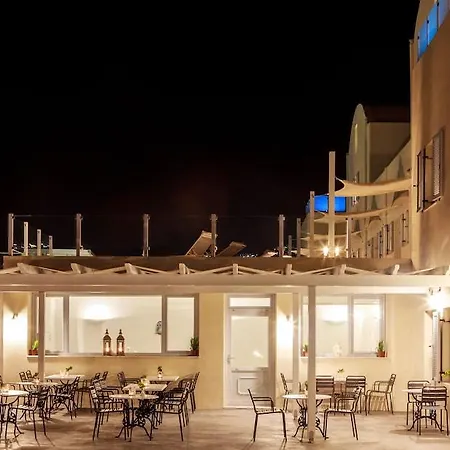 ホテル Aliter Exo Katikies (Santorini)