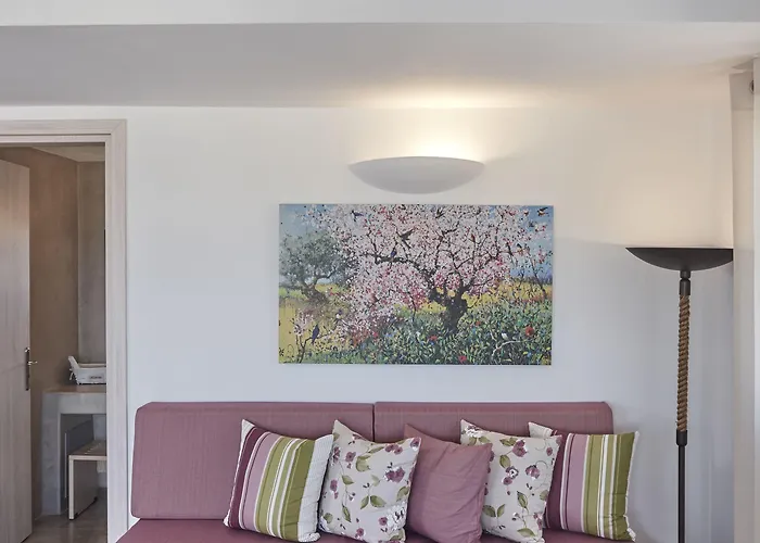 Aliter 3* Exo Katikies (Santorini)